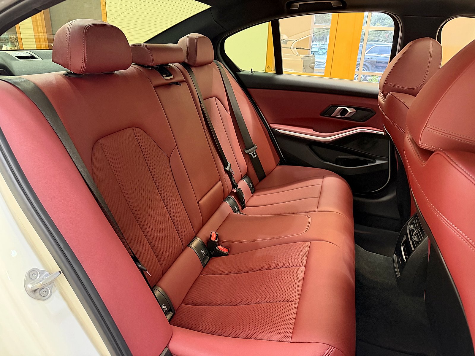 Used 2024  BMW  image 14