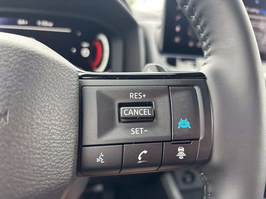 Used 2025 Gray Nissan Platinum image 24