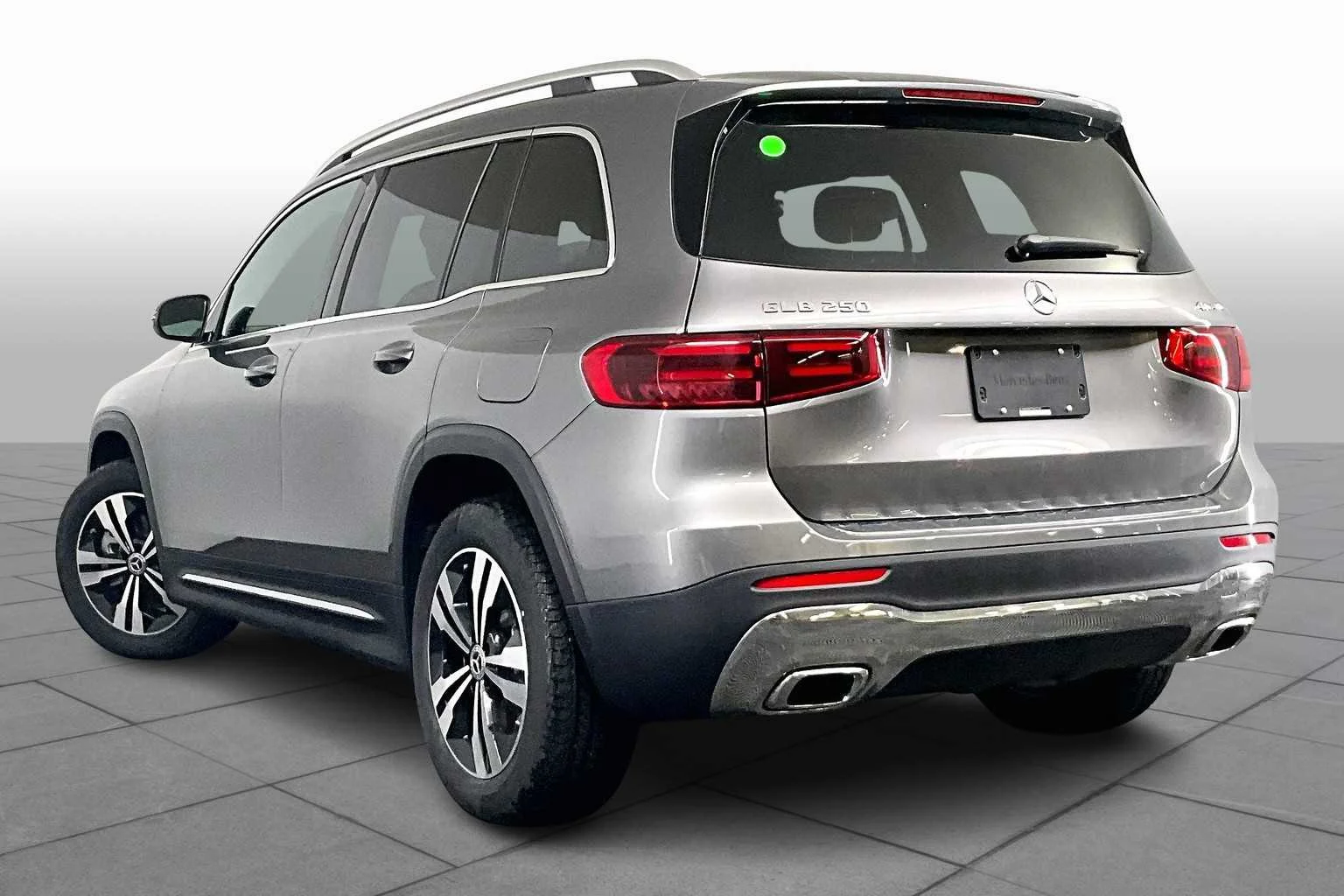 New 2026 787/Mountain Gr Mercedes-Benz GLB 250 image 4