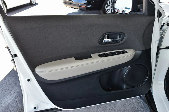 Used 2020 White Honda LX image 14