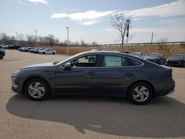 New 2026 Gray Hyundai SE image 8