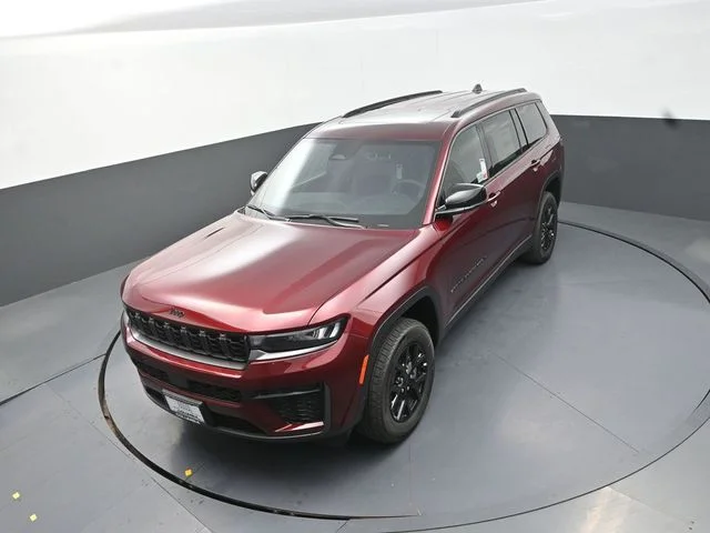 New 2026 Velvet Red Pearl-Coat Exterior Paint Jeep Altitude image 13