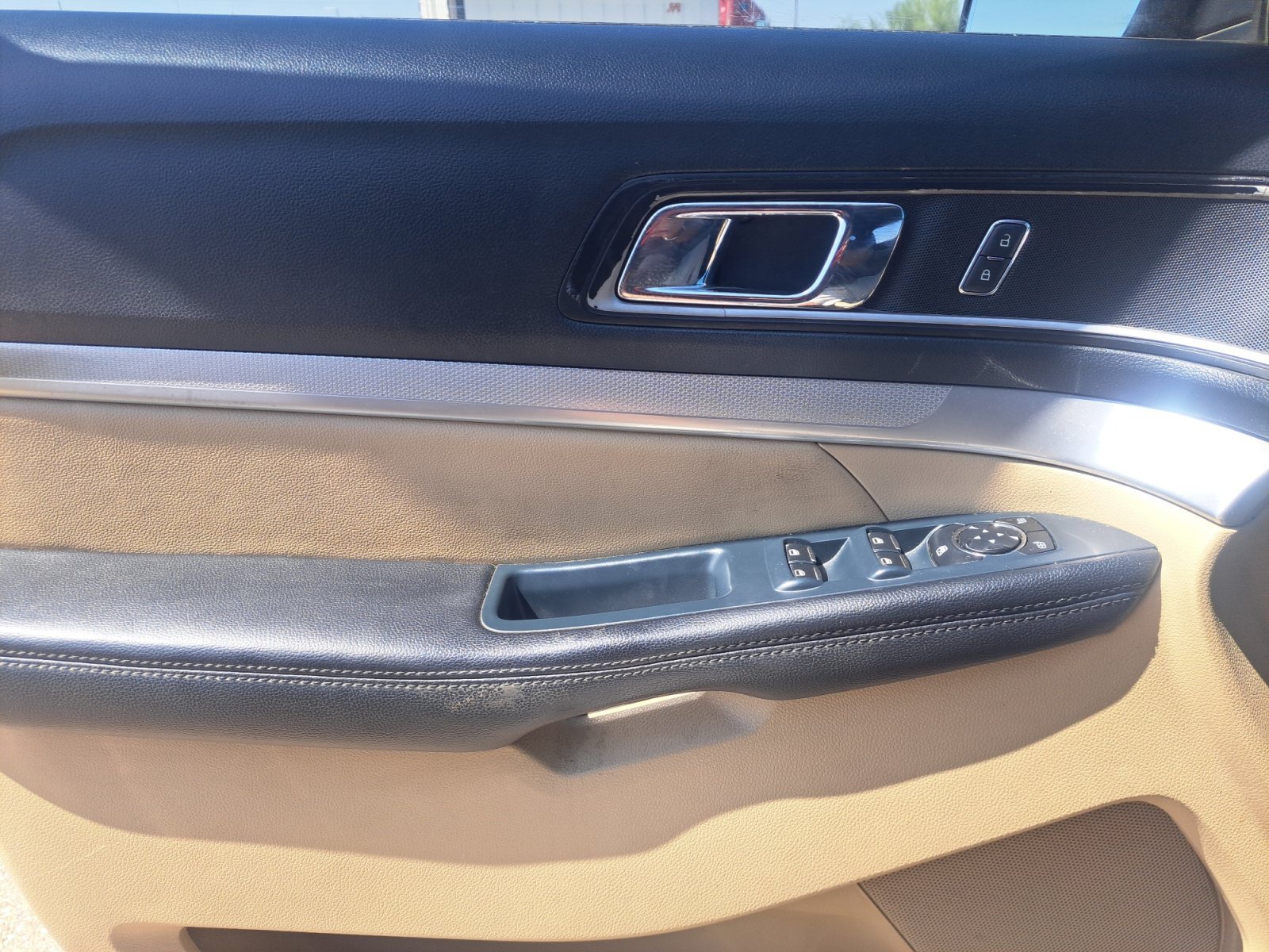 Used 2016 Orange Ford XLT image 28