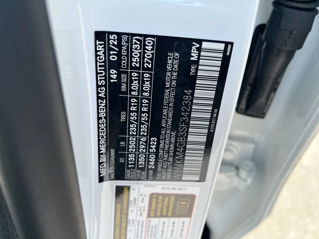 Used 2025 Polar White Mercedes-Benz GLC 300 image 20