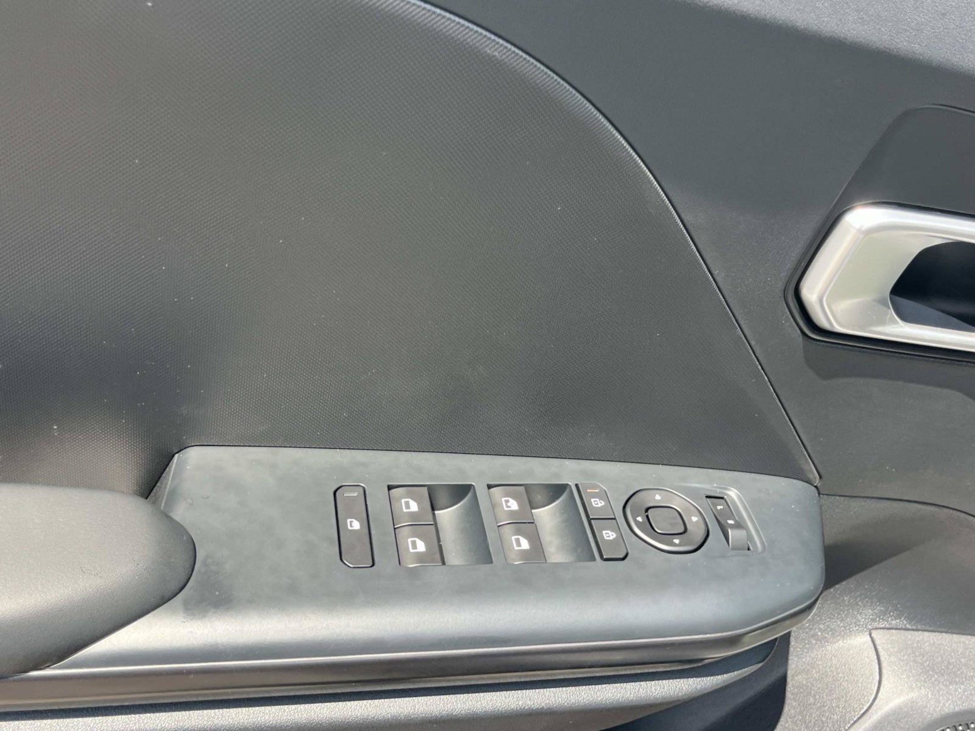 New 2026 Steel Gray Kia LXS image 21