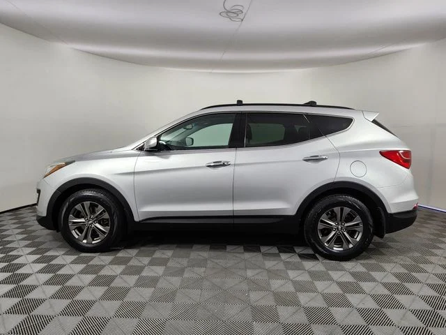 Used 2014 Silver Hyundai Base image 2