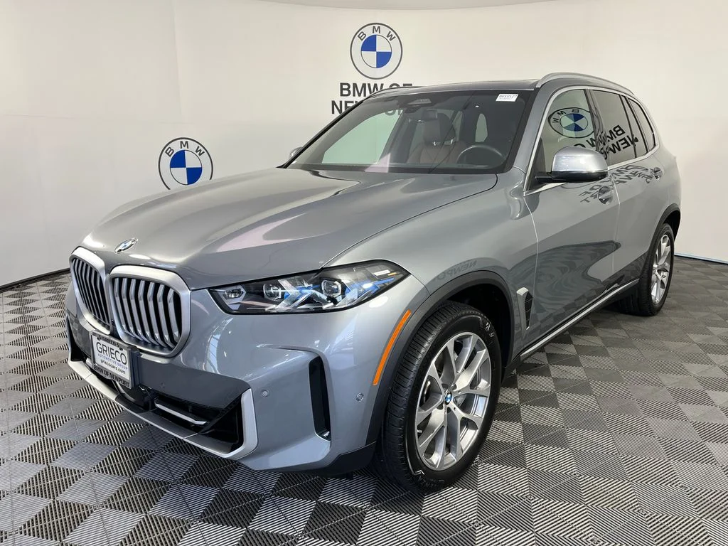 Certified Used 2026 Gray BMW xDrive40i image 3