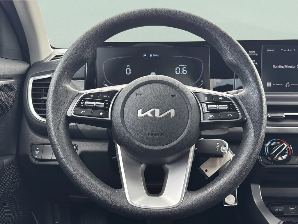 Certified Used 2024 White Kia LX image 25