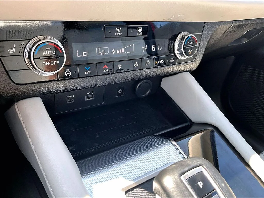 Used 2024 Red Mitsubishi SEL image 32