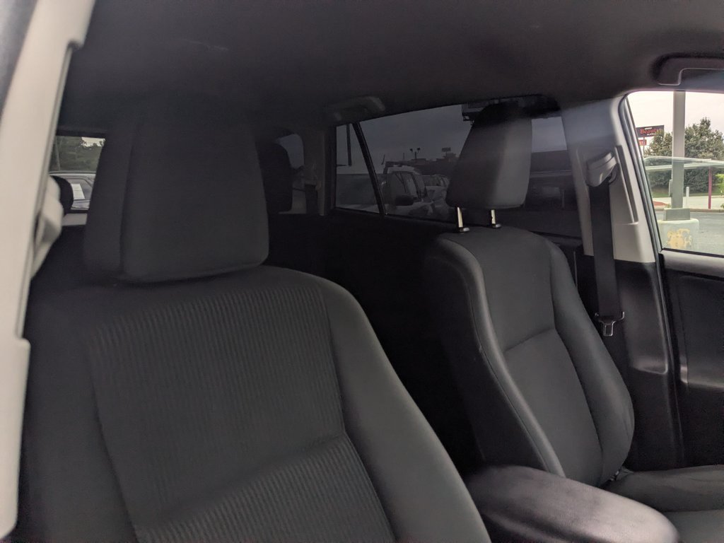 Used 2018  Toyota LE image 25