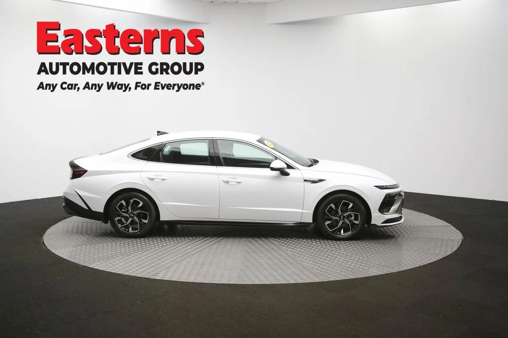 Used 2024 White Hyundai SEL image 45