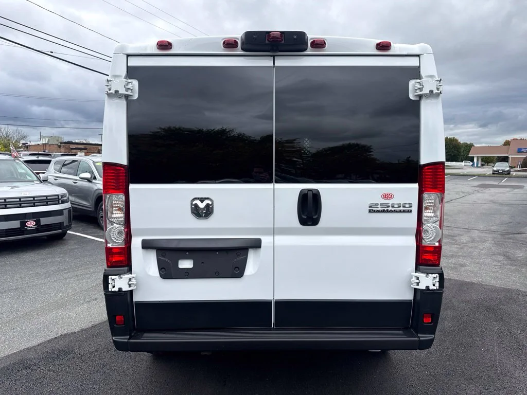 Used 2025 White Ram Base image 6