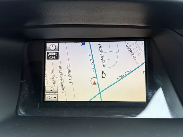 Used 2011  Lexus 450h image 20