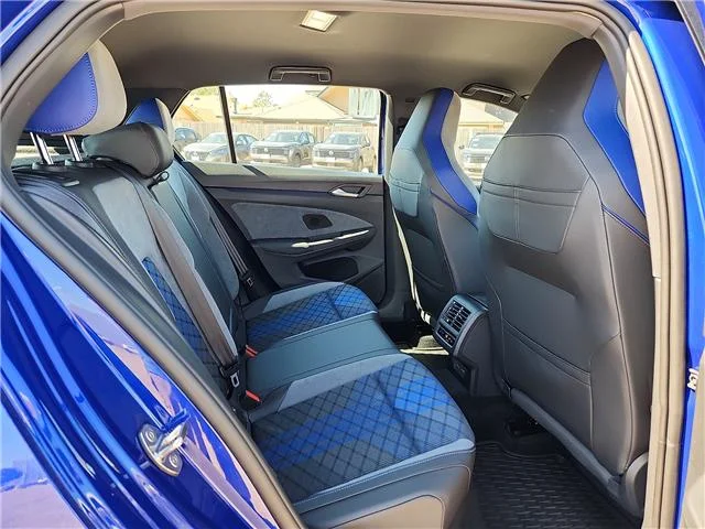 Used 2026 Lapiz Blue Metallic Volkswagen All-Wheel Drive 4MOTION image 12