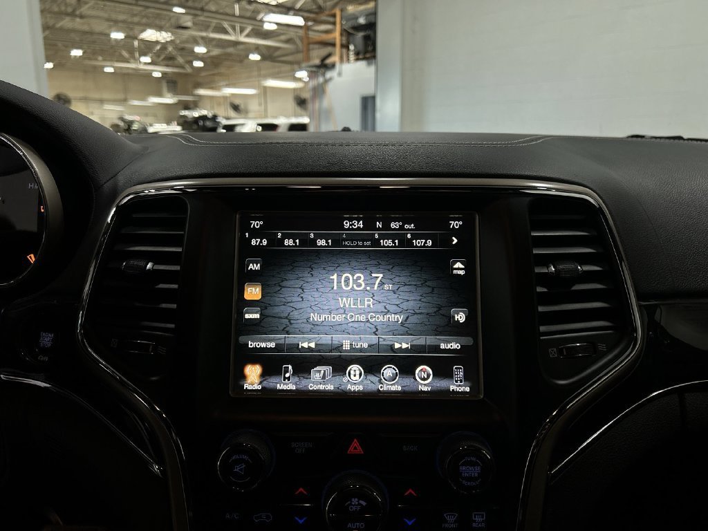 Used 2017 Red Jeep Overland image 12
