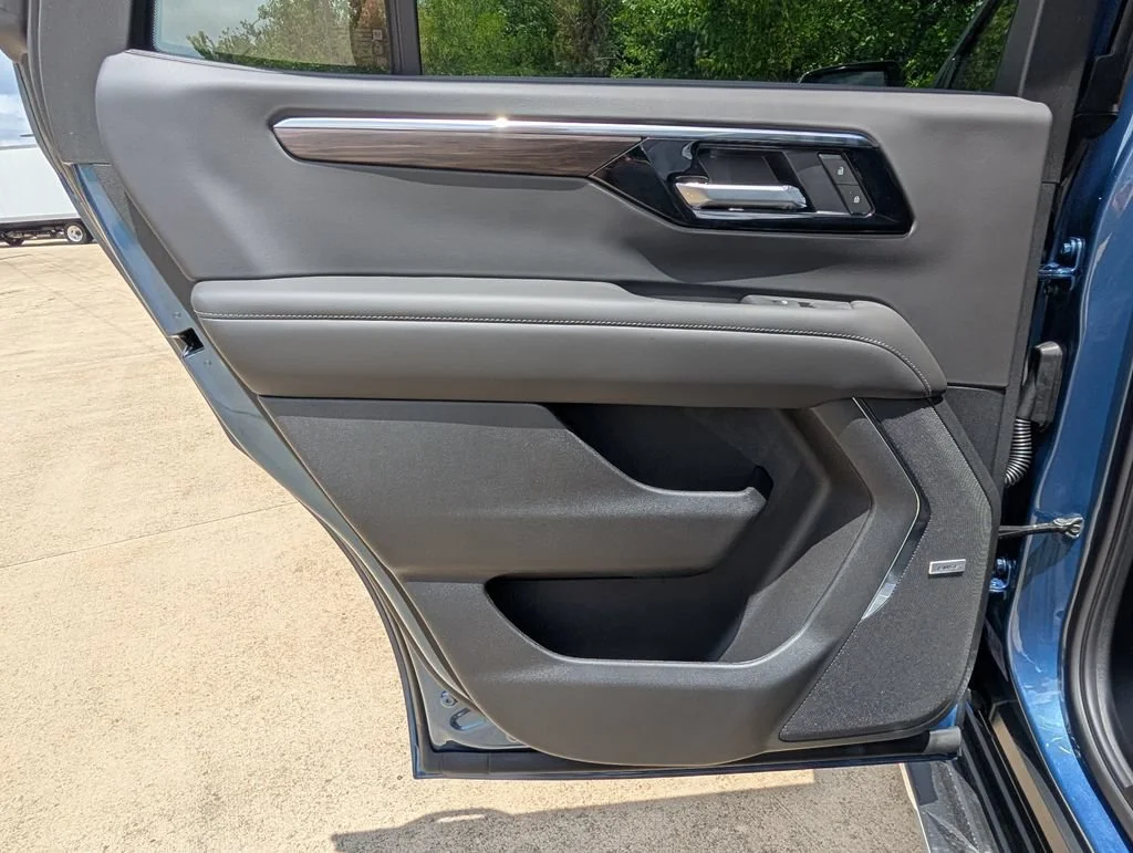 New 2026 Lakeshore Blue Metallic Chevrolet LT image 9