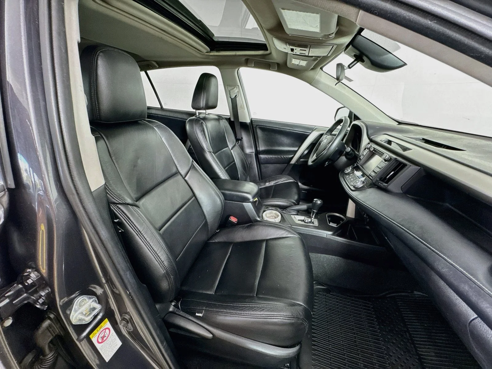 Used 2017 Gray Toyota XLE image 24