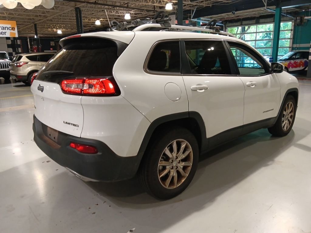 Used 2016 White Jeep  image 6