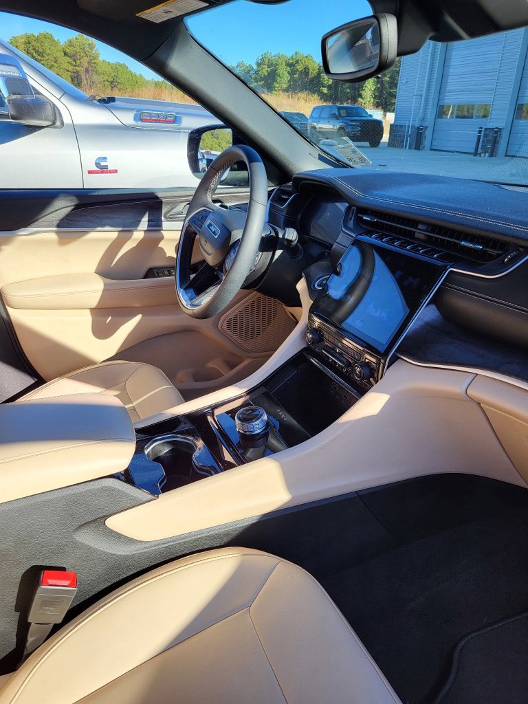 Used 2023 White Jeep Limited image 5