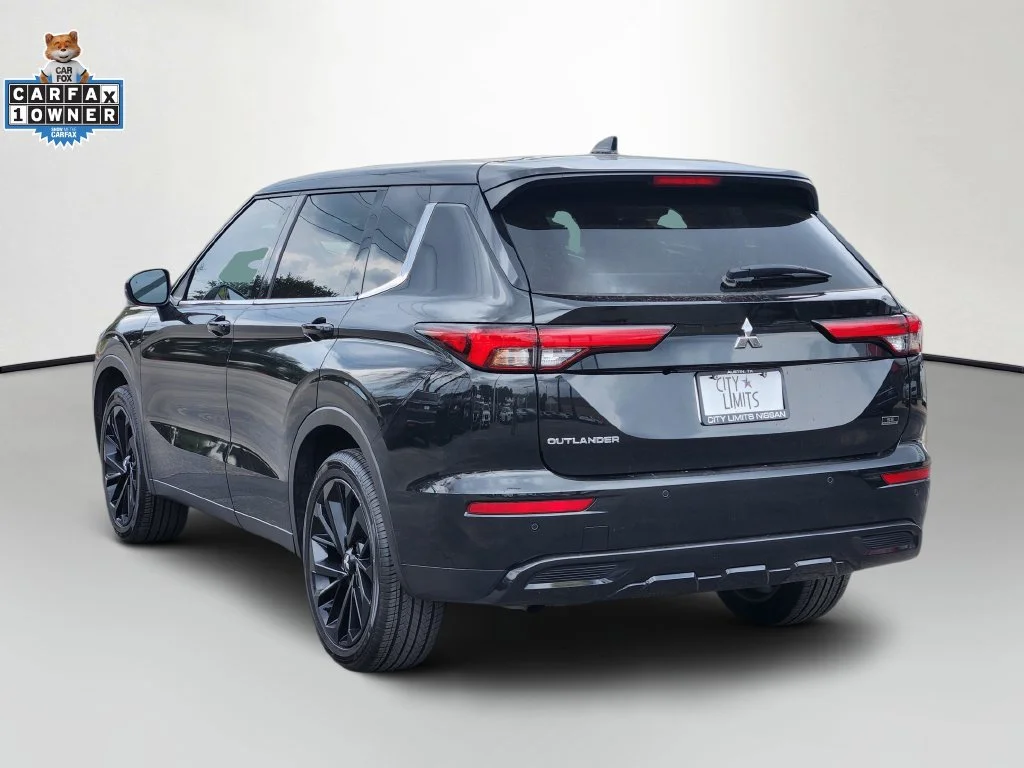 Used 2024  Mitsubishi SE Black Edition image 5