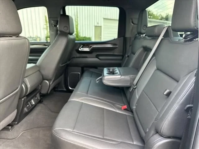 Certified Used 2025 Sterling Metallic GMC SLT image 19