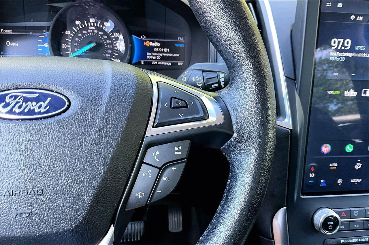 Used 2023 Silver Ford Titanium image 30