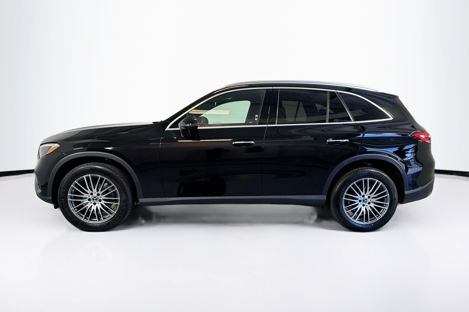 New 2026 Black Mercedes-Benz GLC 300 image 8