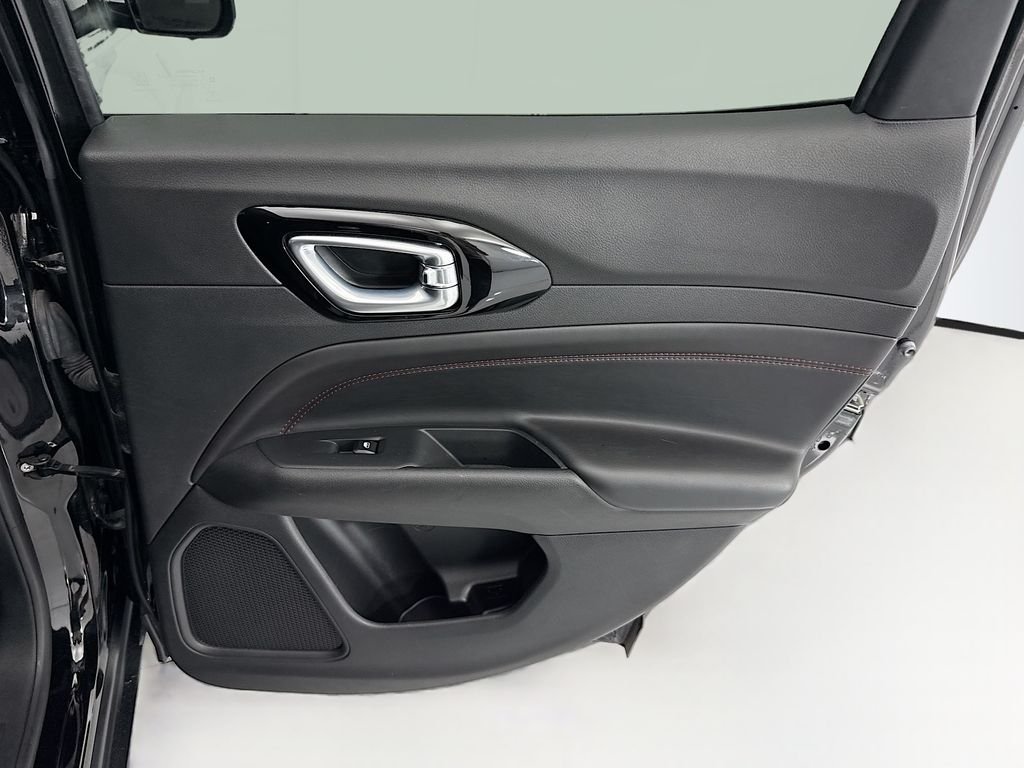 Used 2022 Diamond Black Jeep Trailhawk image 26