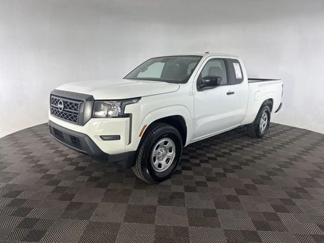 Used 2022 White Nissan S image 3