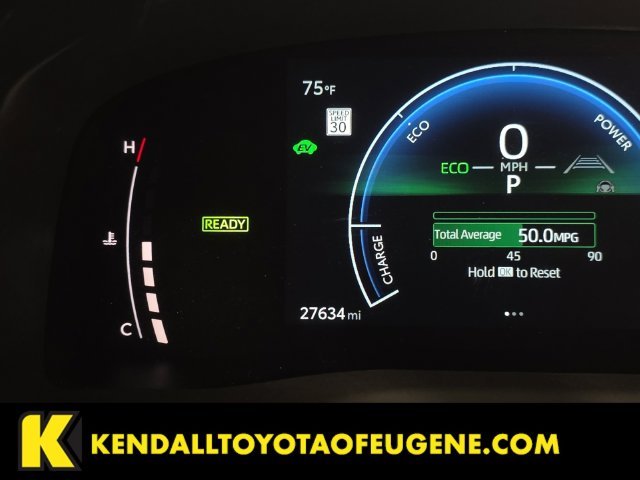 Used 2025 White Toyota LE image 17