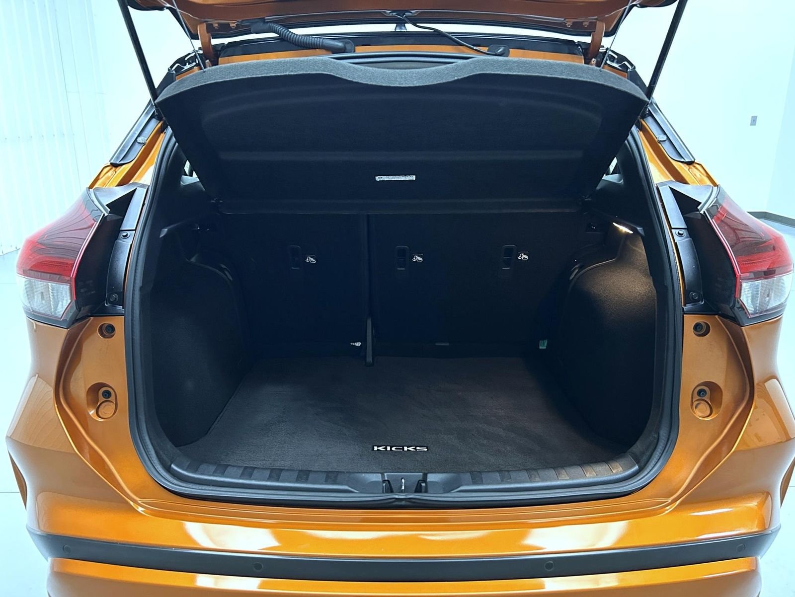 Used 2023 Orange Nissan SR image 21