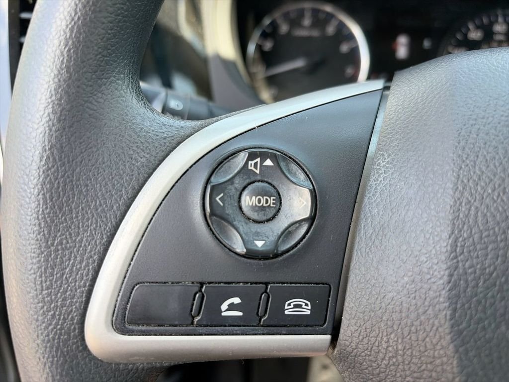 Used 2020  Mitsubishi ES image 22