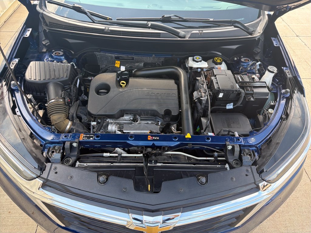 Used 2023 BLUE GLOW METALLIC Chevrolet LT image 22