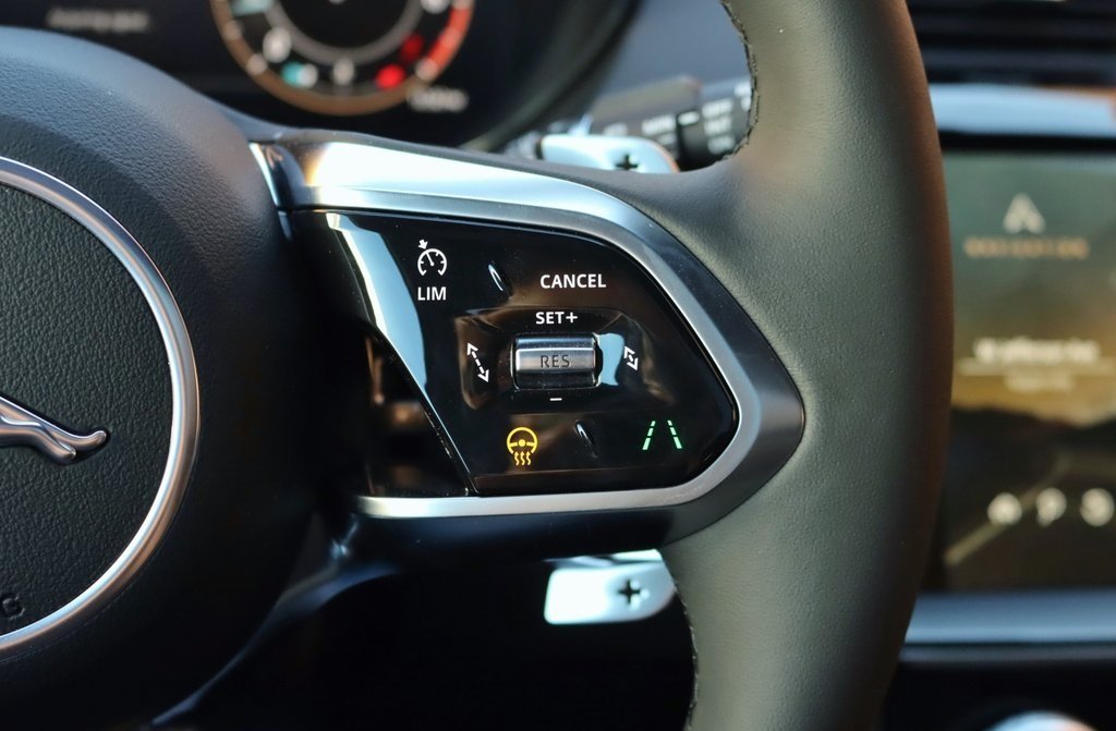 2024 JAGUAR E-PACE - Image 18