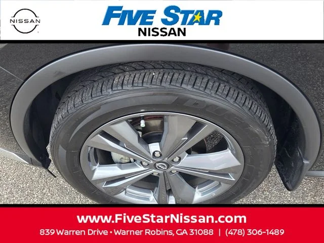 Used 2024 Black Nissan Platinum image 19