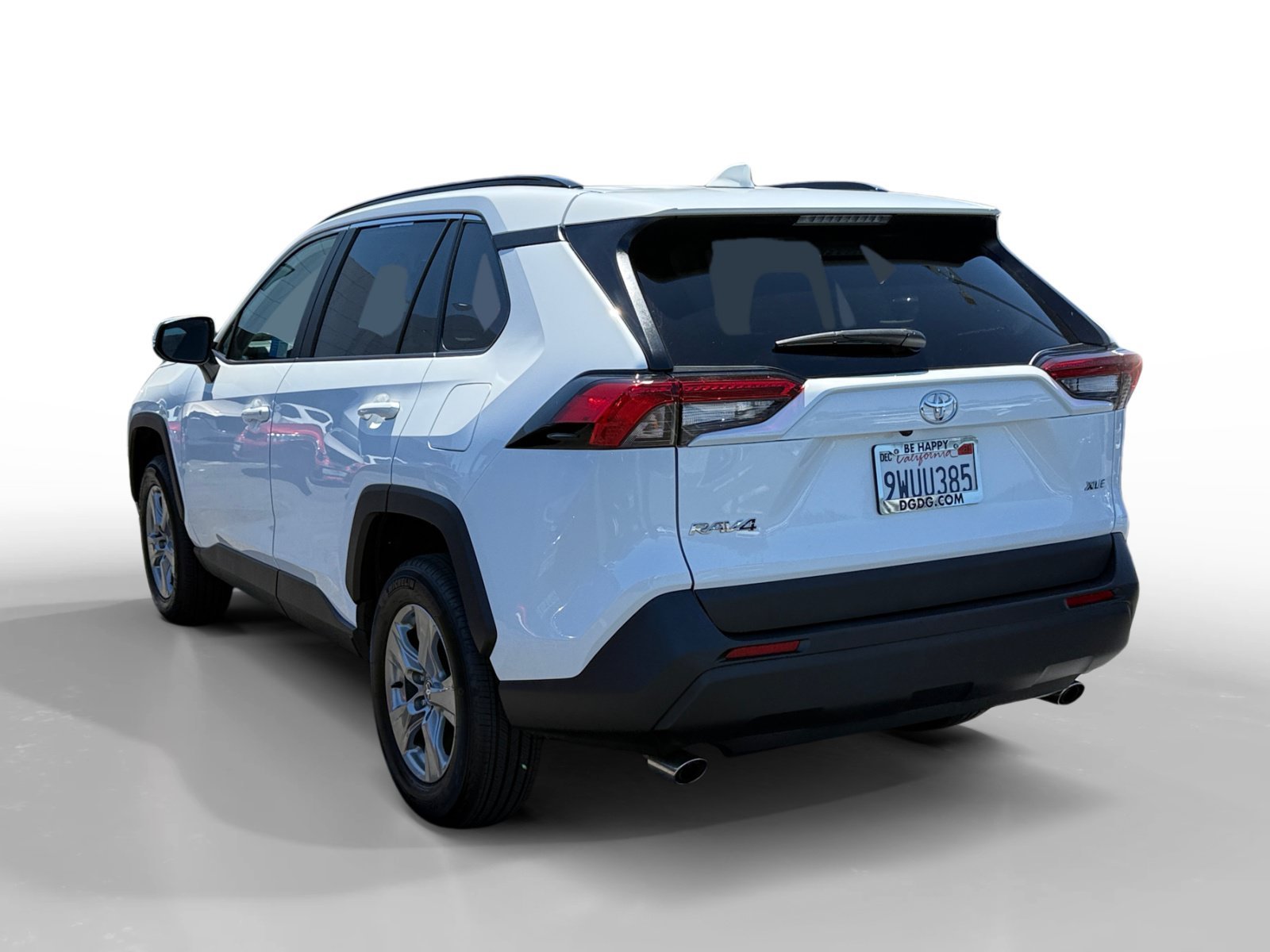 Used 2025 Ice Toyota XLE image 3