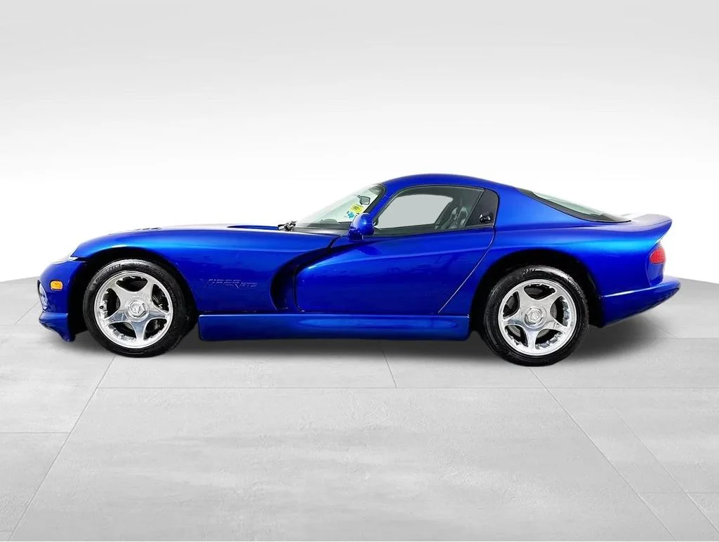 Used 1997 Blue Dodge GTS image 4