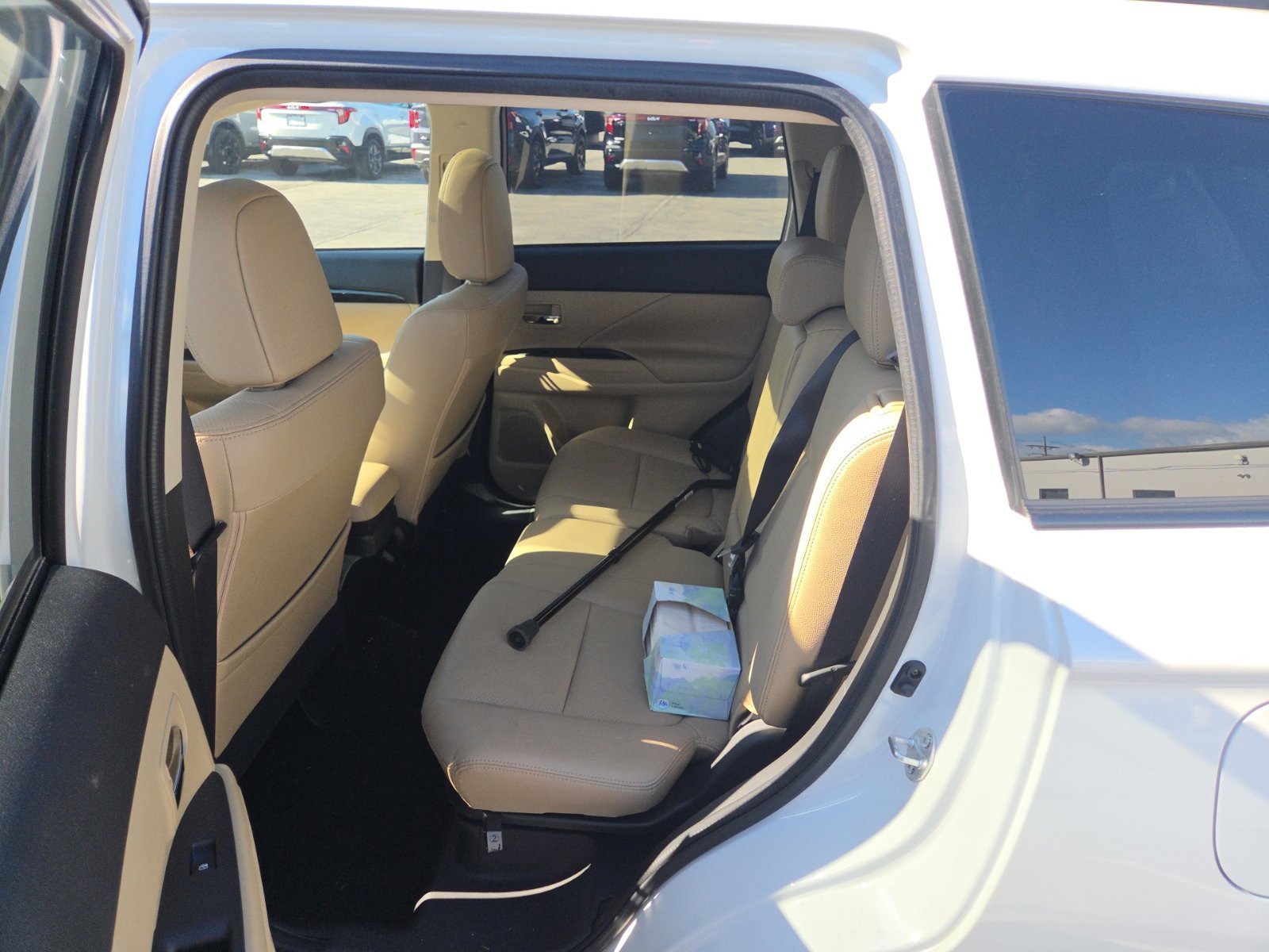 Used 2016 White Mitsubishi SEL image 6