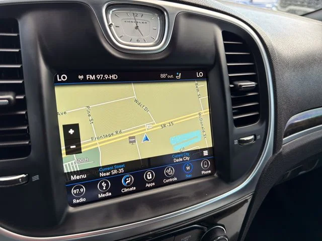 Used 2018 White Chrysler Limited image 23