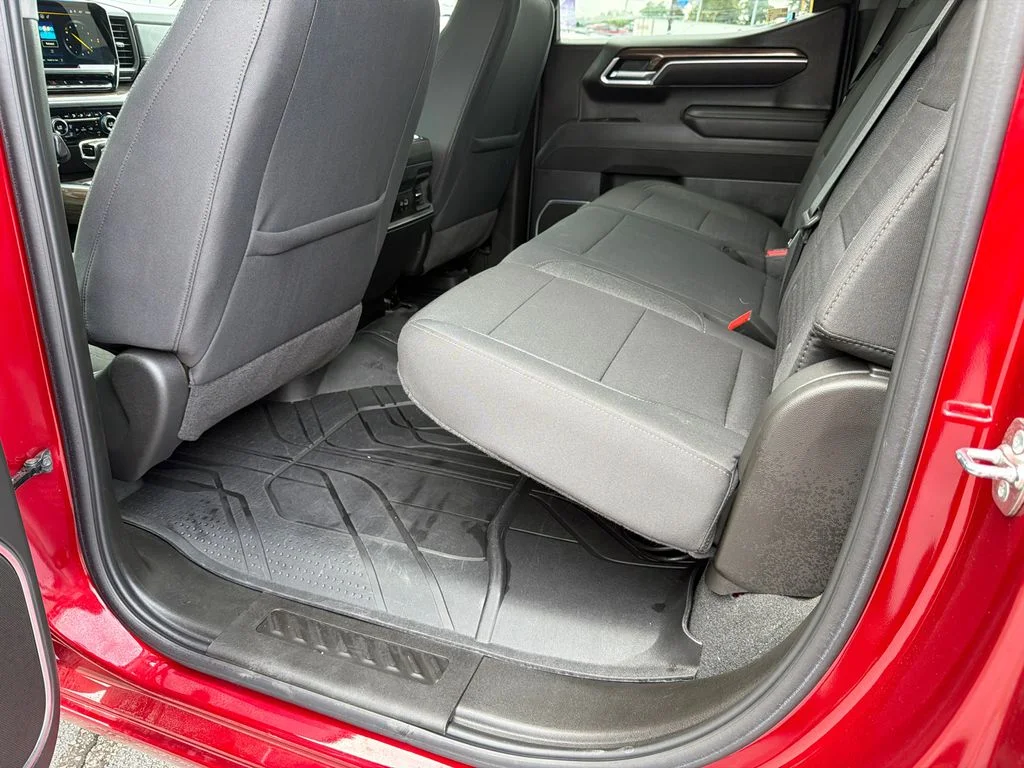 Used 2025 Red Chevrolet RST image 20