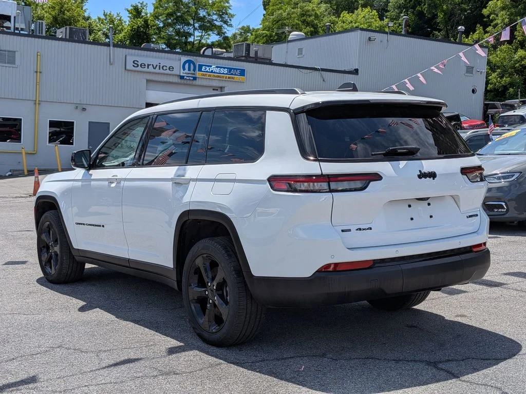 Used 2023 White Jeep Limited image 11