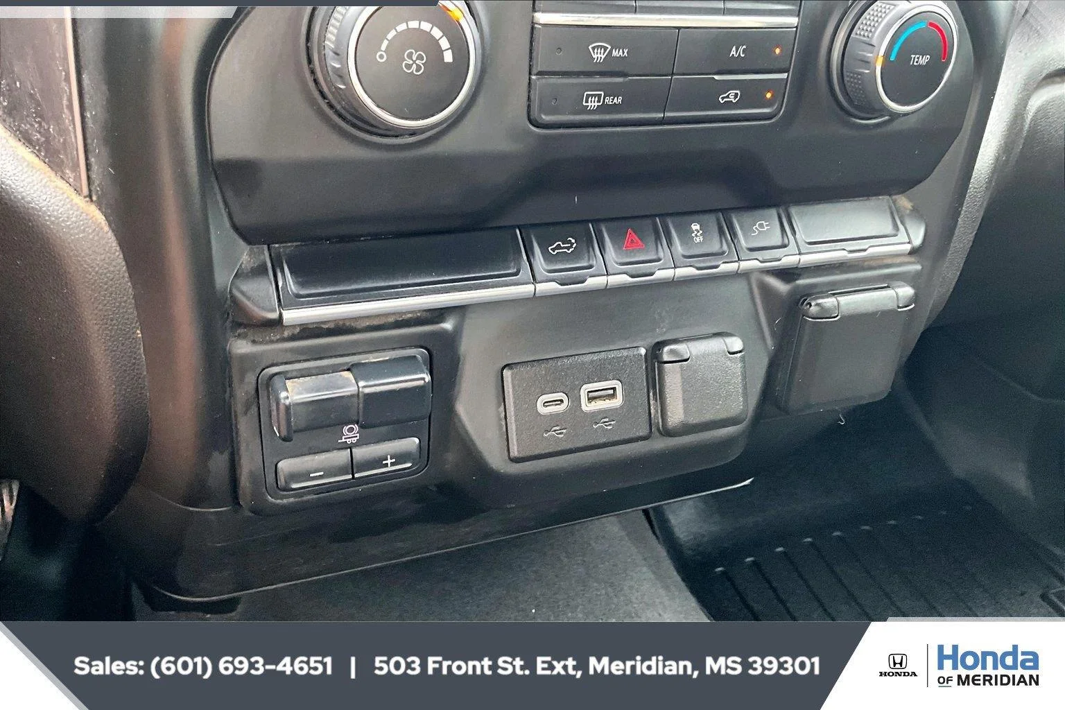 Used 2023 Summit White Chevrolet Custom image 23