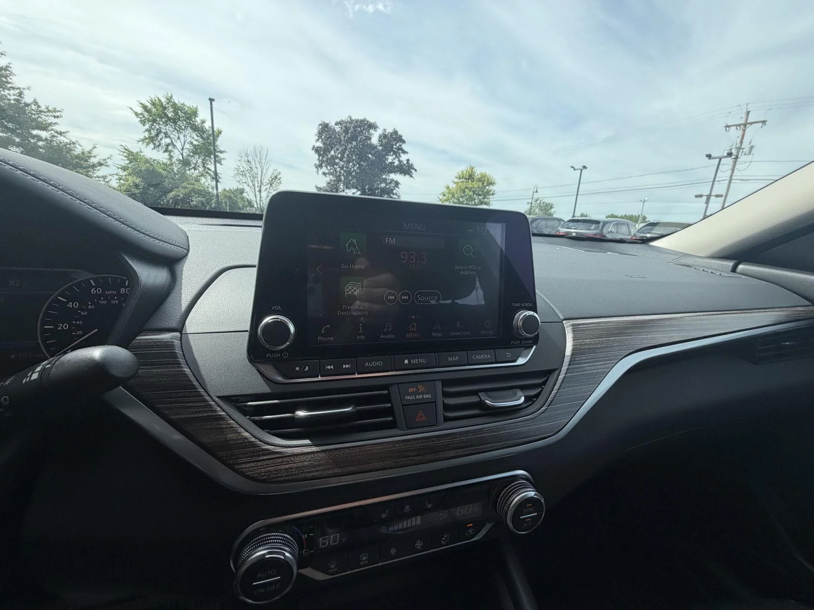 Used 2019 Super Black Nissan 2.5 SL image 18