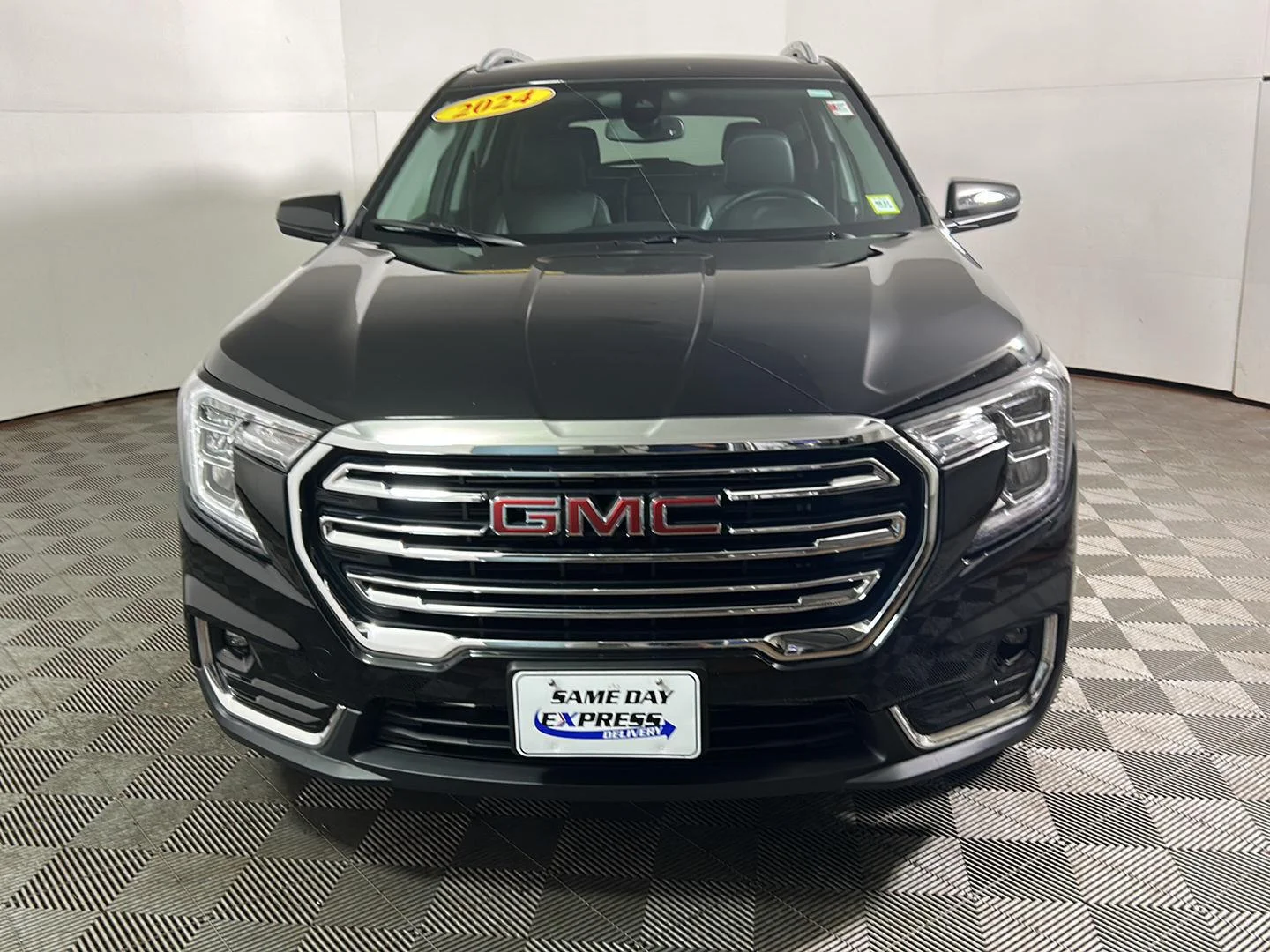 Used 2024 Ebony Twilight Metallic GMC SLT image 12