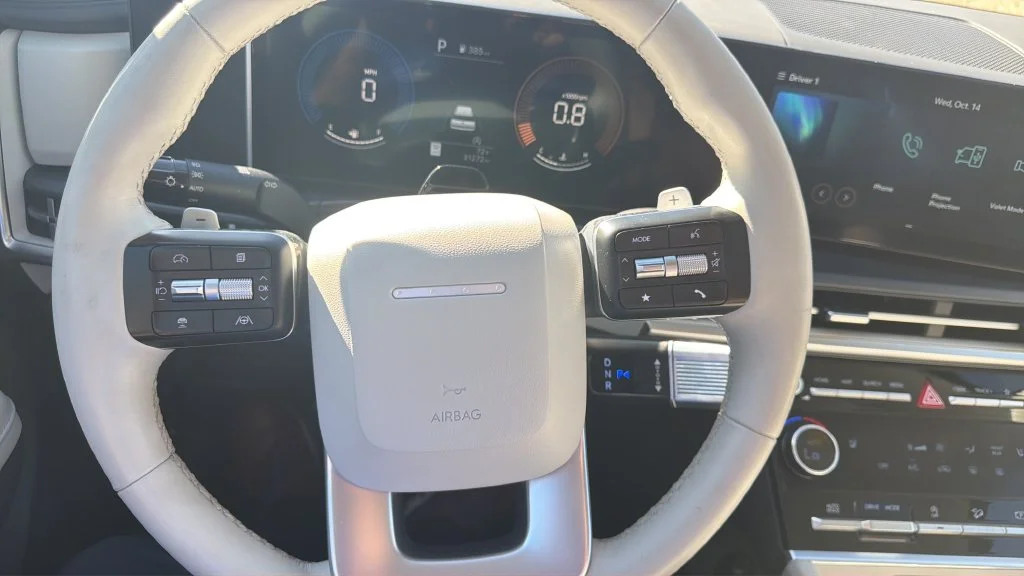 Used 2025 Gray Hyundai SEL image 17