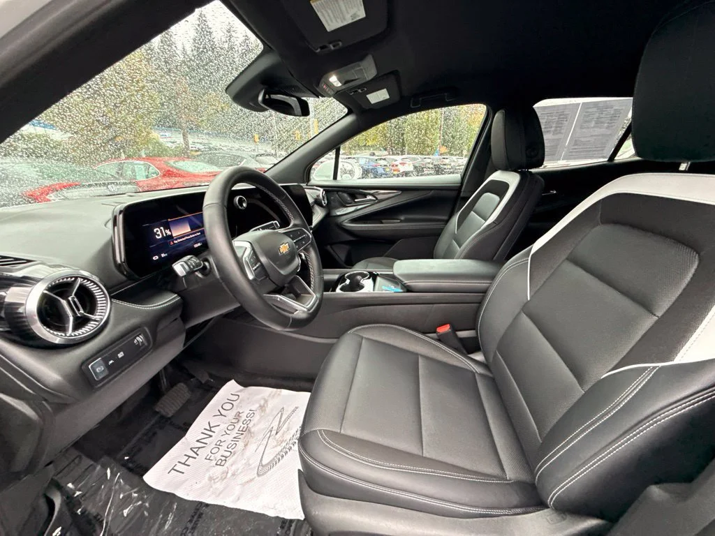 Used 2024 Summit White Chevrolet eAWD LT image 15