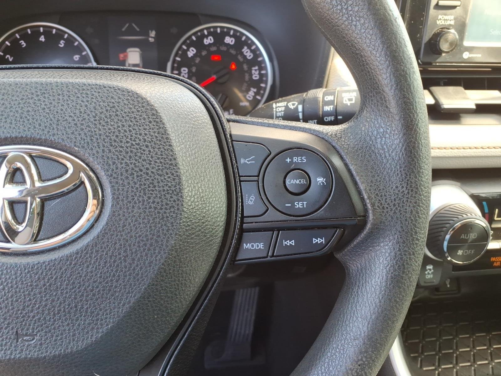 Used 2020 Super White Toyota XLE image 20