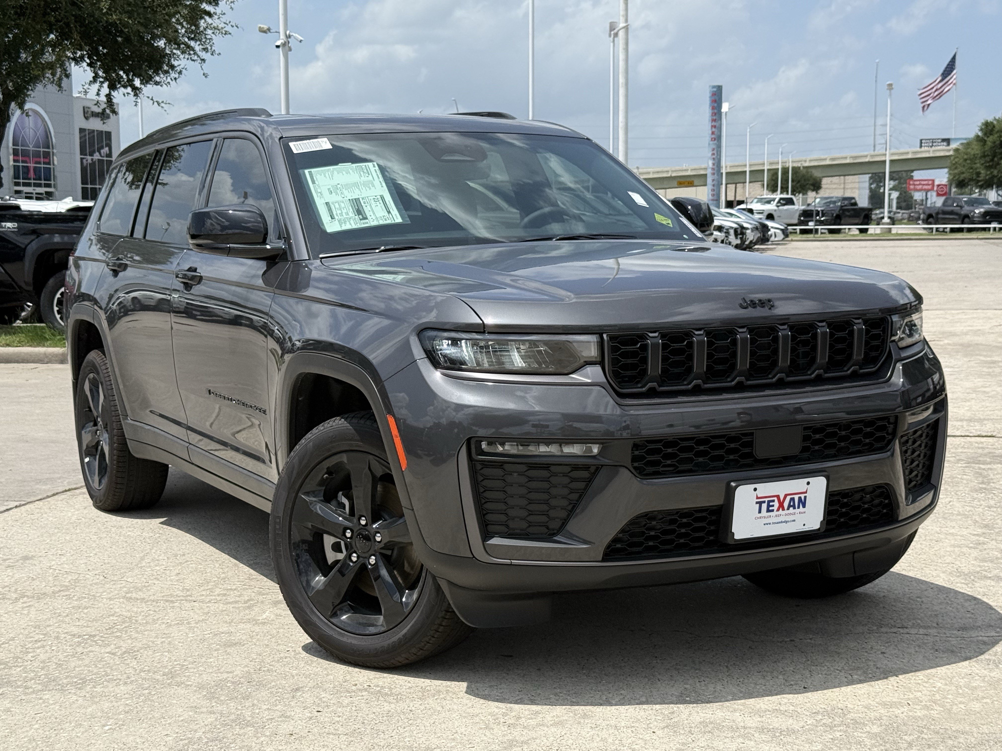 New 2026 Baltic Gray Metallic Clear-Coat Exterior Paint Jeep Limited image 2
