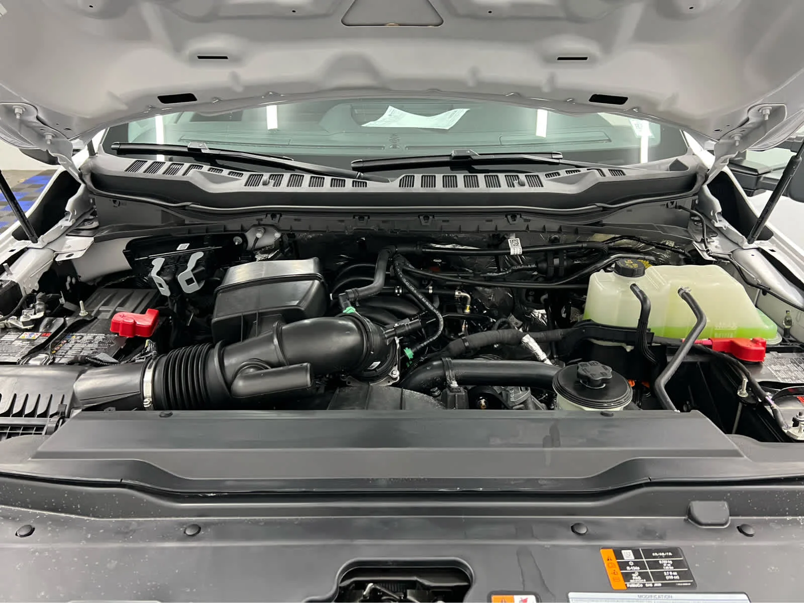 New 2026 Oxford White Ford XL image 7