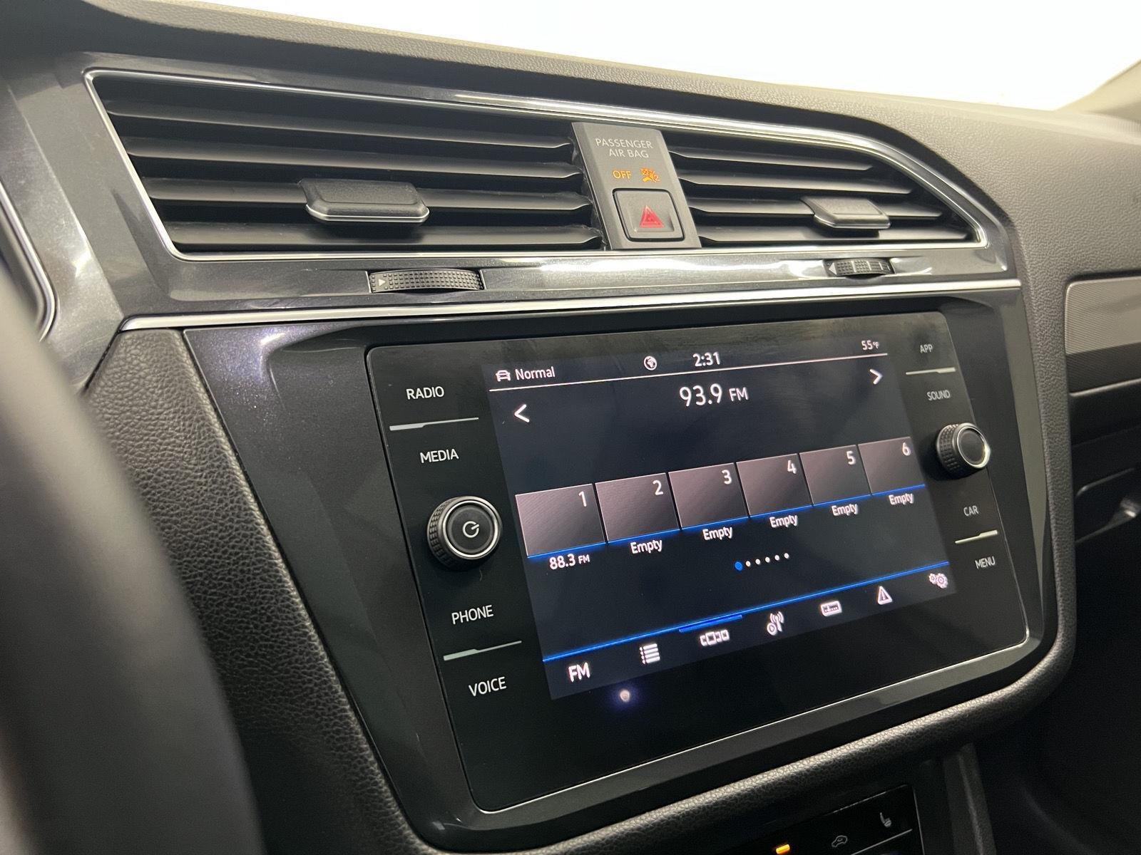2022 Volkswagen Tiguan SE - Photo 17